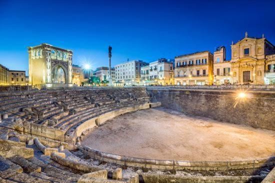"Il Vecchio Salone" Appartamento In Pieno Centro Con Garage Privato Lecce Dış mekan fotoğraf