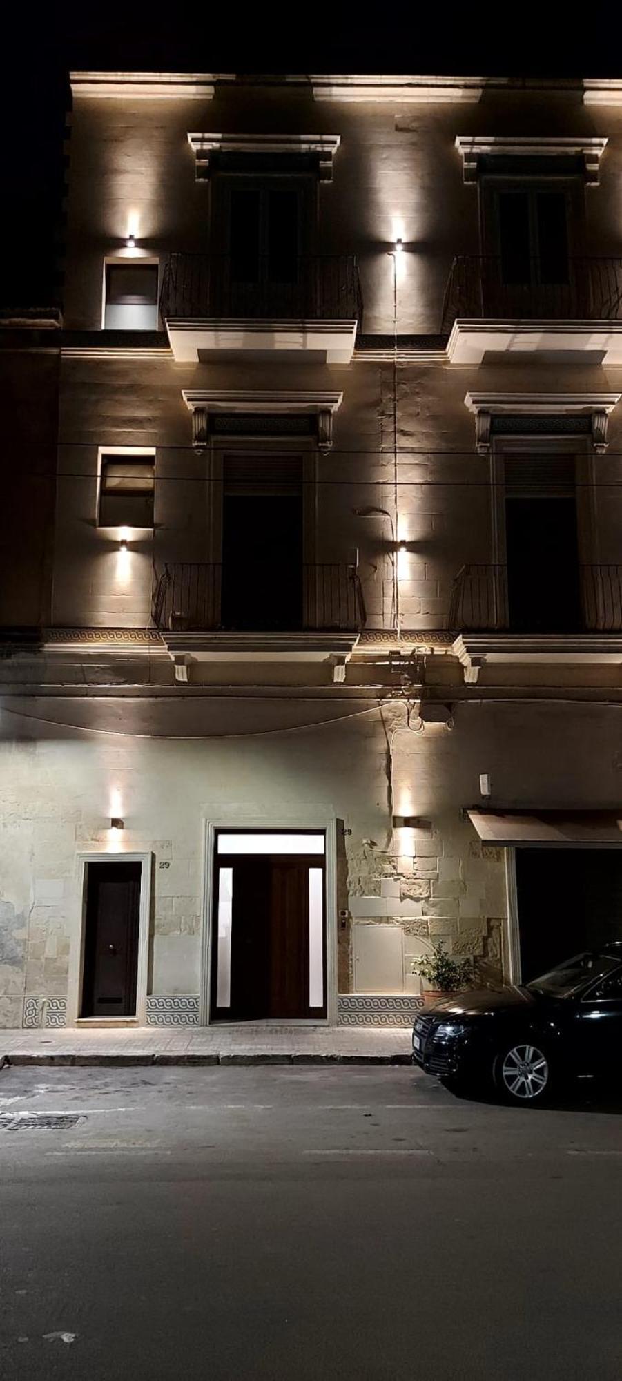 "Il Vecchio Salone" Appartamento In Pieno Centro Con Garage Privato Lecce Dış mekan fotoğraf