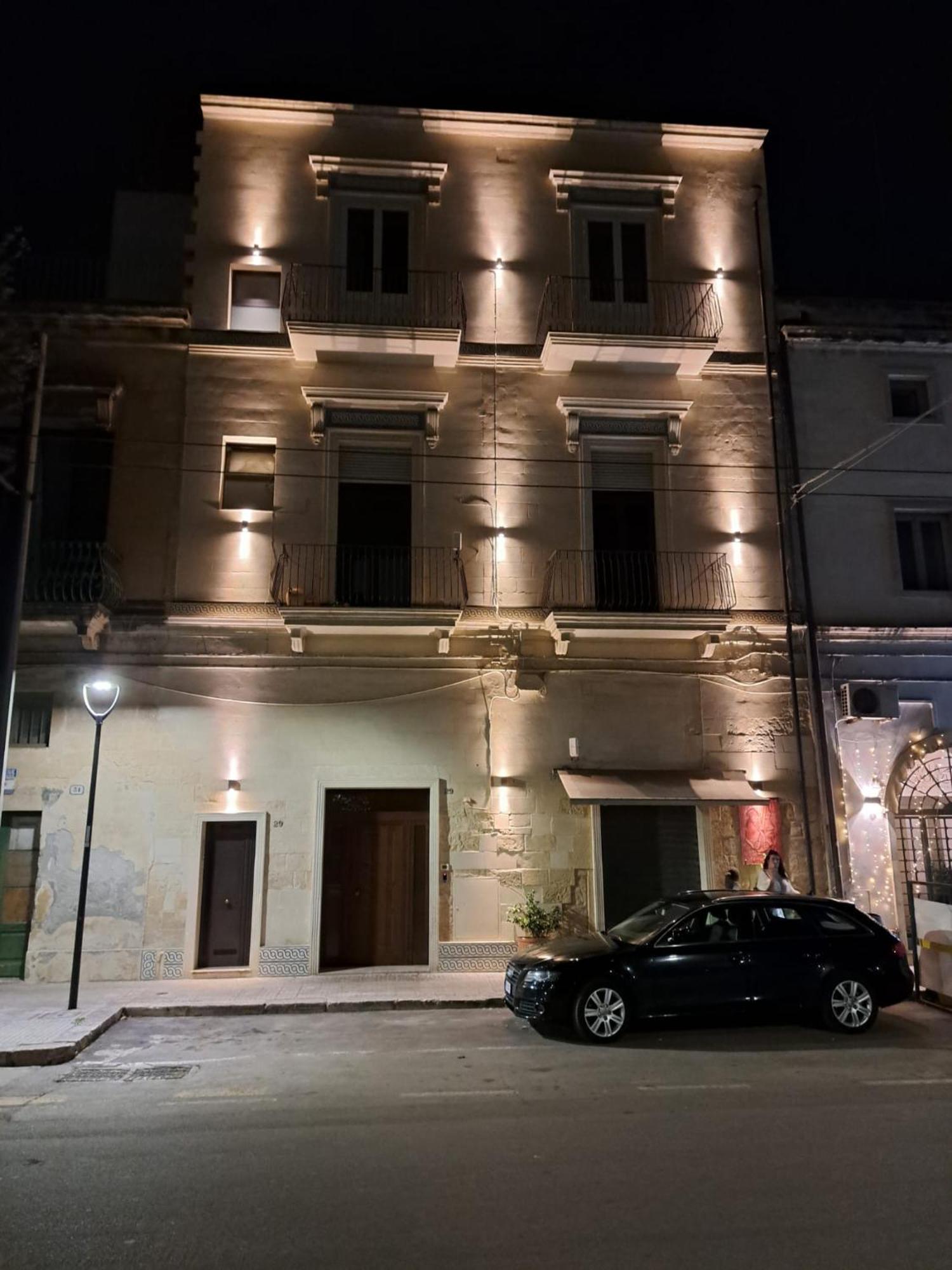 "Il Vecchio Salone" Appartamento In Pieno Centro Con Garage Privato Lecce Dış mekan fotoğraf